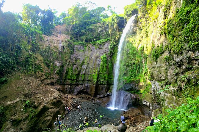Napuru Waterfall day tour
